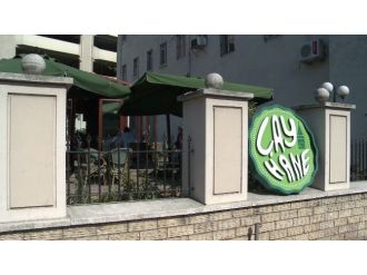 Beyoğlu’nda Çocuklar Kütüphanede, Aileler Çayhanede Buluşuyor