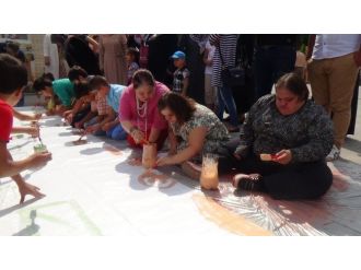 Üniversite Öğrencileri Sergi Açtı