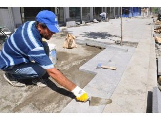 Bulanık’ta Kaldırım Yenileme Çalışması