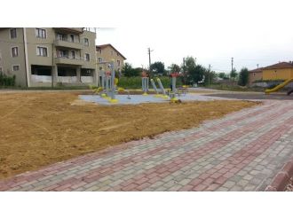 Kartepe’de Parklarda Bakım Ve İyileştirme Çalışmaları Sürüyor