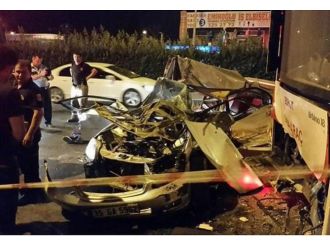 Eğlence Dönüşü Kaza: 2 Ölü
