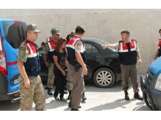 Karısına Laf Atan Adamı Boğazını Keserek Öldürdü