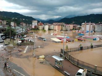 Artvin Hopa’da Heyelan Sonucu Bina Çöktü: 2 Ölü