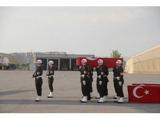 Şehit Askerler Memleketlerine Uğurlandı