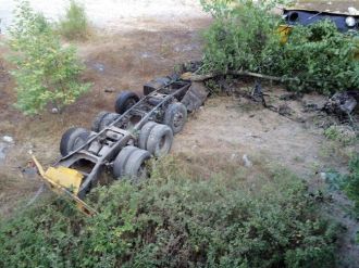 Adana’da Freni Boşalan Tır Otomobilleri Biçti