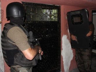 Uyuşturucu Tacirlerine Şafak Baskını