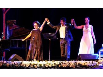 Klasik Müzik Konserinde Barış Çağrısı