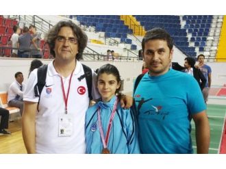 Kağıtsporlu Eskrimci Kübra, Kendini Aştı