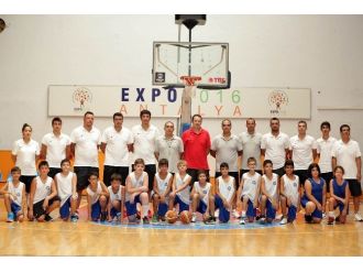 Büyükşehir Belediyesi Geleceğim Basketbolcularını Yetiştiriyor
