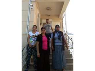 Hırsızlık Şüphelisi Kadınlara Kapıda Suçüstü