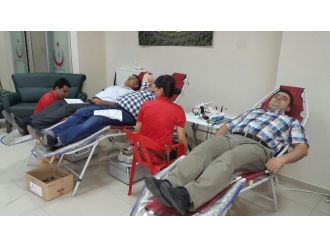 Elazığ’da Sağlık Çalışanları Kan Verdi