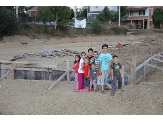 10 Mahalleye Spor Sahası Yapılıyor