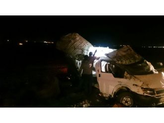 ’Dur’ İhtarına Uymayıp Kaza Yapan Araçtan 39 Bin 500 Paket Kaçak Sigara Ele Geçirildi