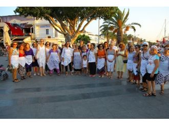 Bodrum’da ’Barışa Bir Tülbent De Sen Bağla’ Etkinliği