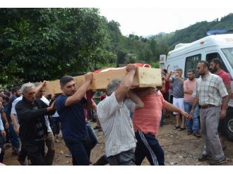 Artvin’de Selde Hayatını Kaybedenler Toprağa Veriliyor