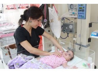 Iraklı Aile Çocuğunu Hastanede Bıraktı