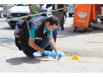 Erkek Kavgasını Ayırmak İsteyen Kadın Yaralandı