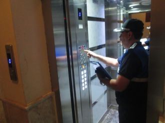 Alaşehir Zabıtası Asansör Denetimlerini Sürdürüyor