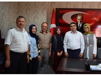 Başarılı Öğrencilere Tablet Ödülü