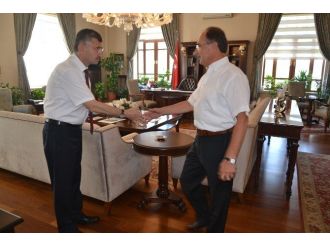 Cbü Yüksek Öğrenim Vakfı Yönetiminden Vali Bektaş’a Ziyaret