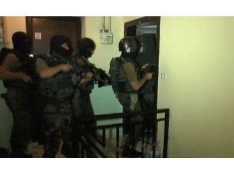 34 Kişinin Gözaltına Alındığı Operasyon Kamerada