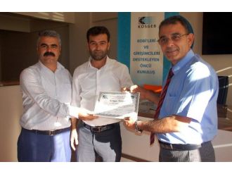 Uygulamalı Eğitim Kursunu Tamamlayan Girişimcilere Sertifika