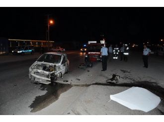 Konteynera Çarpan Otomobilde Feci Ölüm