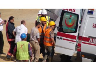 Yüzlerce Kilo Demirin Altında Kaldı