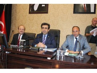 Vali Güzeloğlu Kartepe İlçe Değerlendirme Toplantısına Katıldı