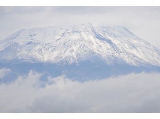 Ağrı Dağına Kar Yağdı