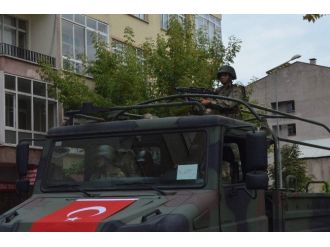 Trabzon’da Askerler Slogan Atarak Yürüdü