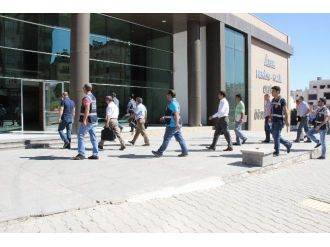 Paralel Yurtlara Polis Eşliğinde Baskın