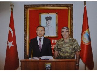 Vali Altıparmak 3. Ordu Komutanlığını Ziyaret Etti