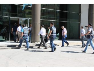 15 Yurtta ’Paralel’ İncelemesi