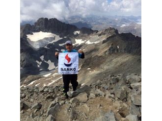 Sanko Üniversitesi’nin Flaması Kaçkar Dağları’nın Zirvesinde