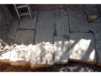 Didim’de Yeni Bir Tapınağın İşaretleri Bulundu