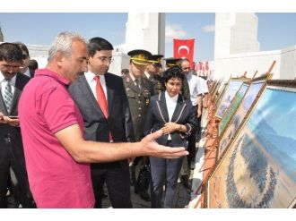 Malazgirtli Ressam 1071 Zaferini Resimlerle Anlattı