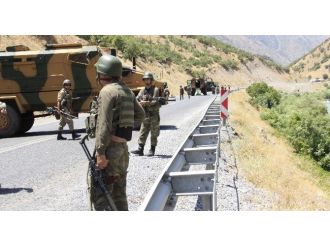 16 Gündür Hakkari-çukurca Karayolu Kapalı