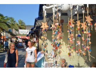 Kuşadası’nda Geleneksel El Sanatları Günleri Başladı