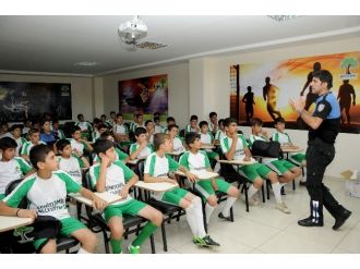 Şehitkamil’li Sporculara Sosyal Medya Eğitimi Verildi