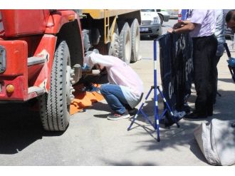 Tır’ın Altında Kalan Yaşlı Kadın Hayatını Kaybetti