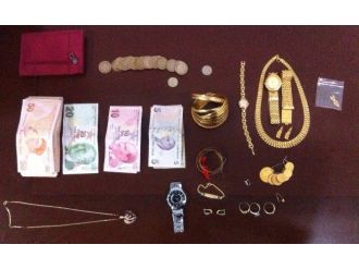 Akrabasının Altınlarını Çaldı Tatil Yaparken Yakalandı
