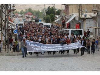 Başkale’de Barış Yürüyüşü