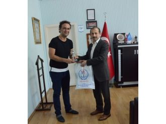 Bilardo Şampiyonu Bulut, Spor Müdürünü Ziyaret Etti