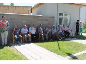 Zafer Bayramı Nedeniyle Şehitlik Ziyaret Edildi