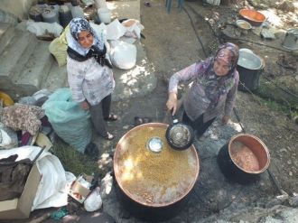 Kışlık Erzaklar Hazırlanıyor