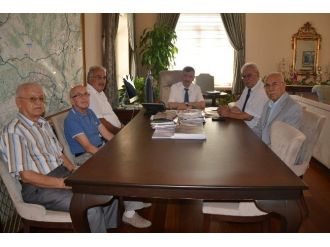 Emeklilerin Vali Bektaş’tan Toki Talebi