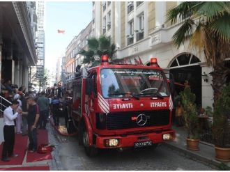 Beyazıt’ta Korkutan Otel Yangını