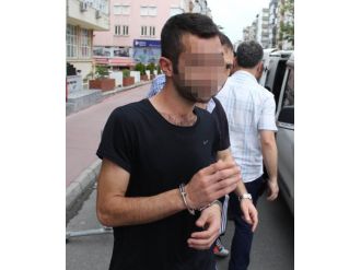 Tartıştığı Iraklı Genci Bıçakladı