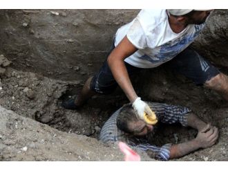 Toprak Altında Kalan İşçi 2 Saatte Kurtarıldı